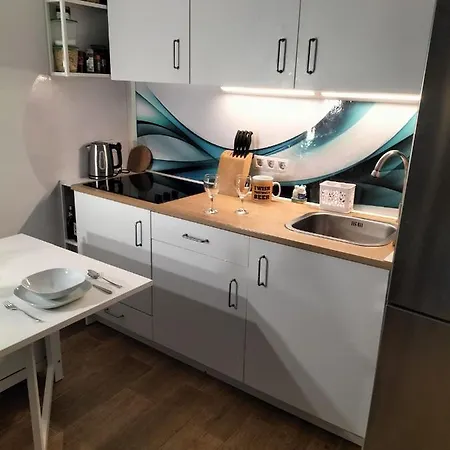 Sunny Tanife By Yumbo