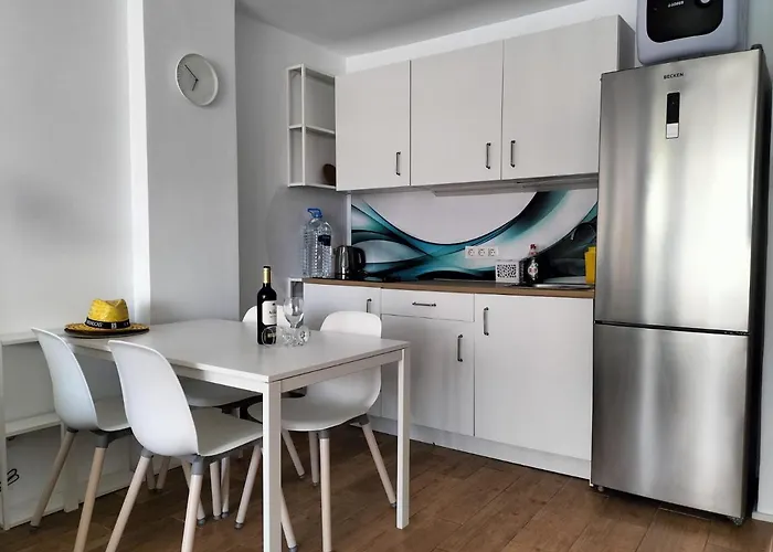 Sunny Tanife By Yumbo *