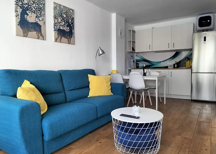 Sunny Tanife By Yumbo Apartment