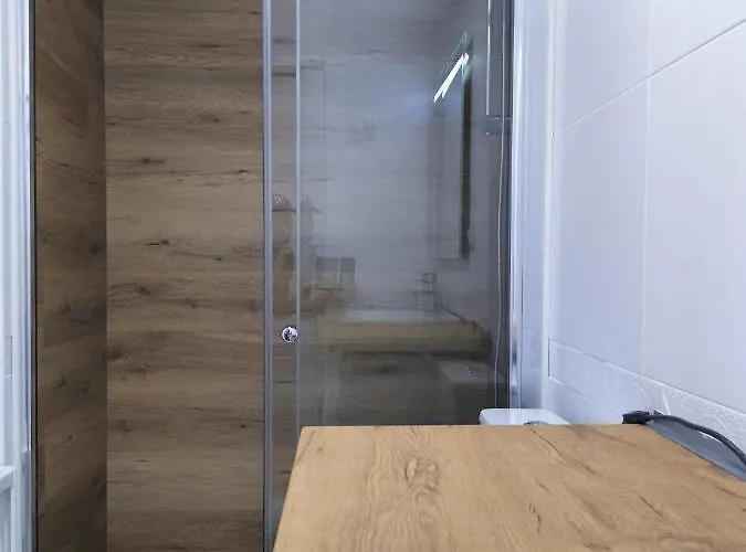 Sunny Tanife By Yumbo Apartment