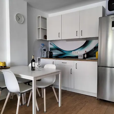 Sunny Tanife By Yumbo *