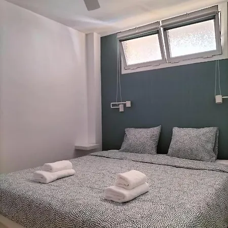 Sunny Tanife By Yumbo * Πλάγια ντελ Ινγκλές